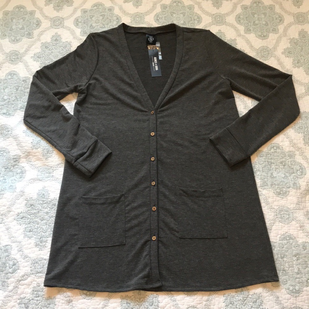 Essential cardigan By Agnes and Dora